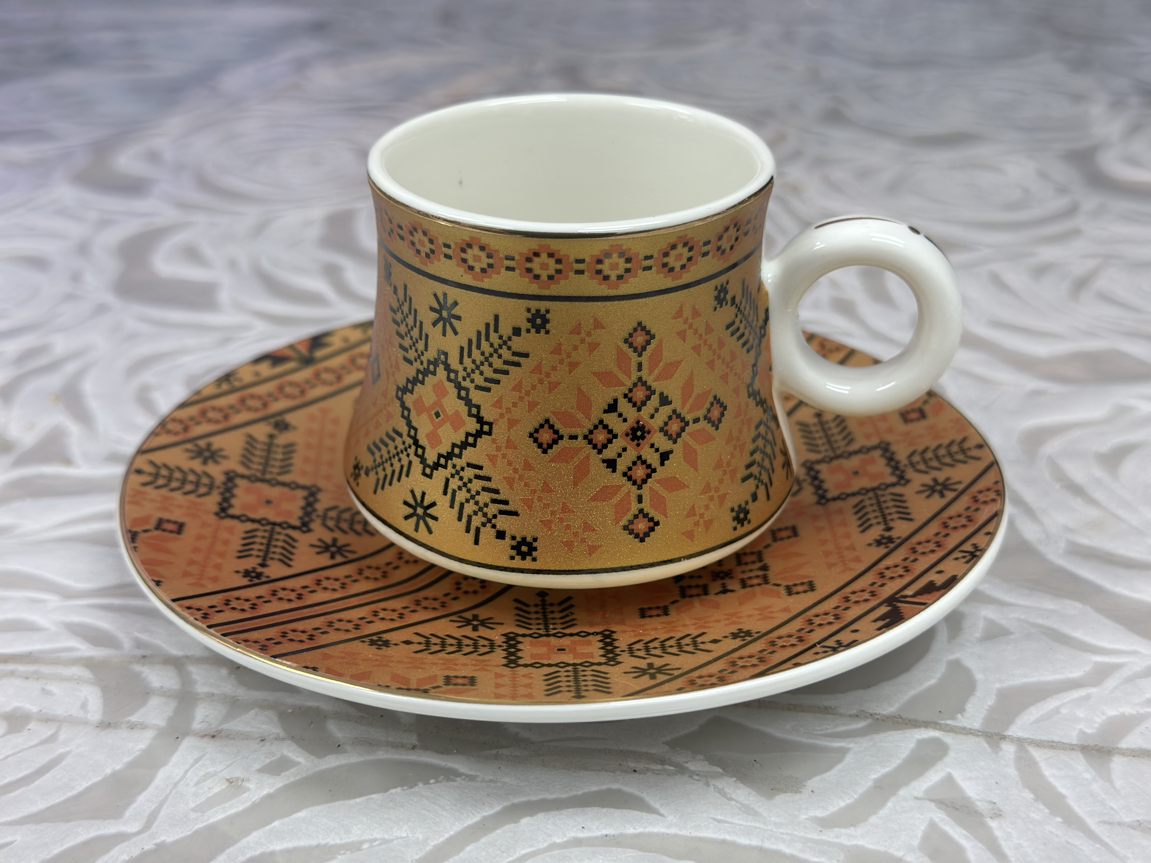 Arabic and Turkish coffee cups